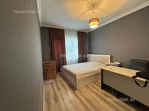 Satılır 3 otaqlı köhnə tikili 100 m²