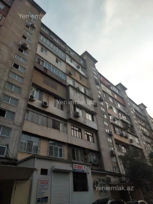 Satılır 3 otaqlı köhnə tikili 100 m²