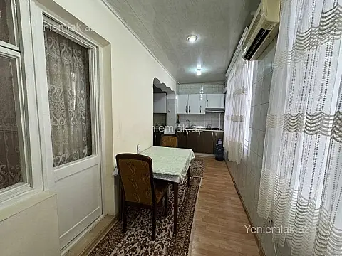 Satılır 3 otaqlı köhnə tikili 100 m²