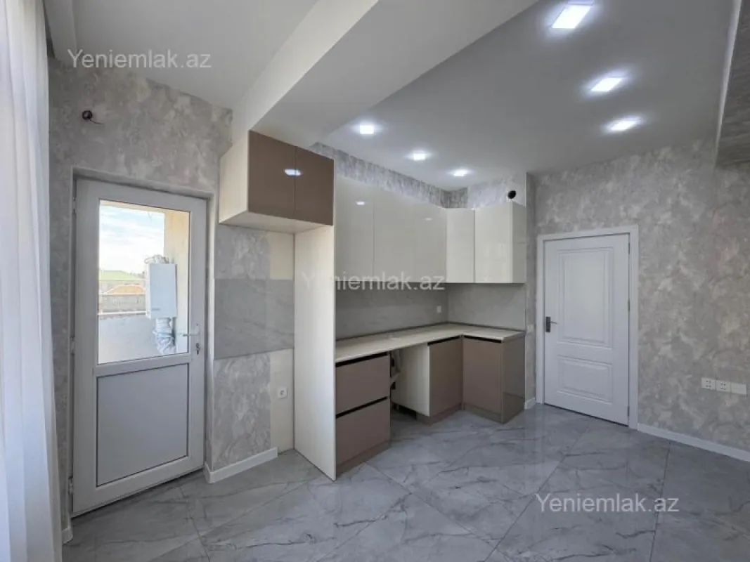 Satılır 3 otaqlı yeni tikili 83 m²