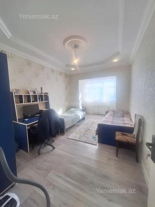 Satılır 3 otaqlı köhnə tikili 75 m²