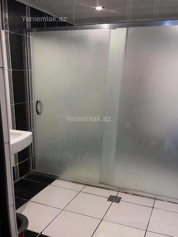 Satılır 3 otaqlı yeni tikili 130 m²