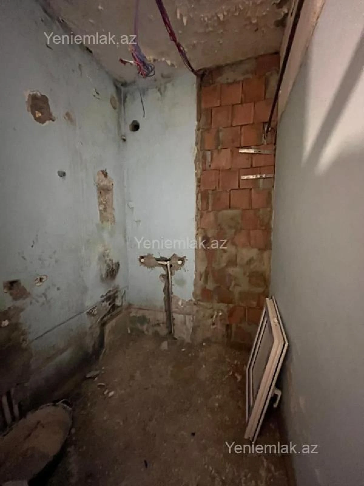 Satılır 1 otaqlı köhnə tikili 30 m²