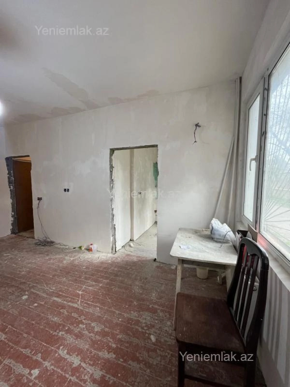 Satılır 1 otaqlı köhnə tikili 30 m²