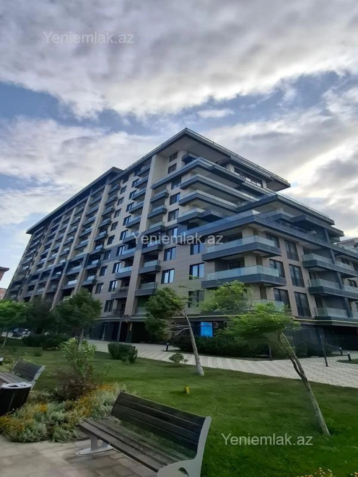 Satılır 3 otaqlı yeni tikili 98 m²