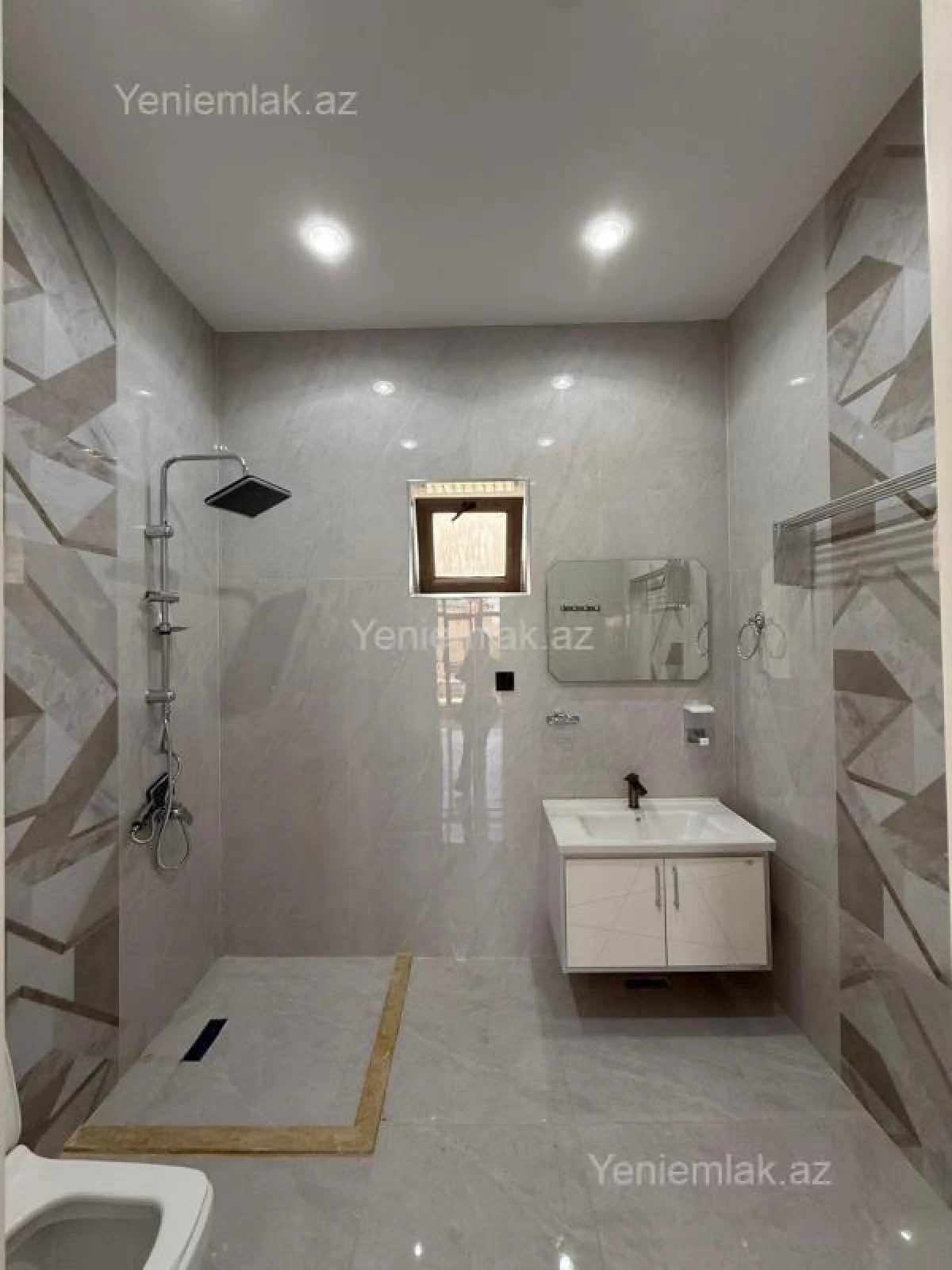 Satılır 3 otaqlı həyət evi 120 m²