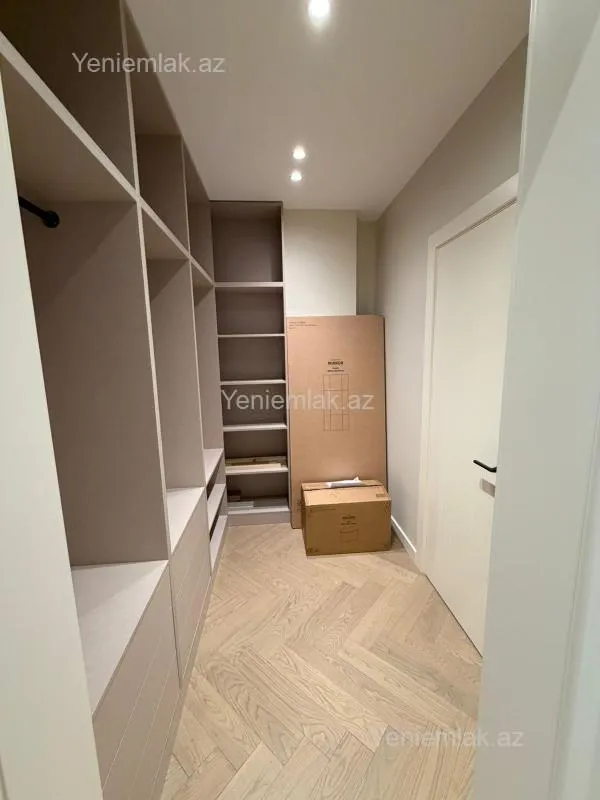 Kirayə verilir 5 otaqlı yeni tikili 195 m²