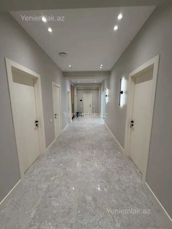 Kirayə verilir 5 otaqlı yeni tikili 195 m²