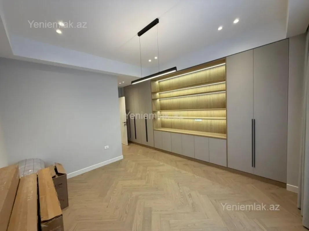 Kirayə verilir 5 otaqlı yeni tikili 195 m²