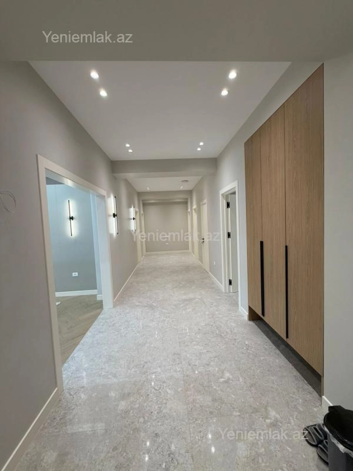 Kirayə verilir 5 otaqlı yeni tikili 195 m²