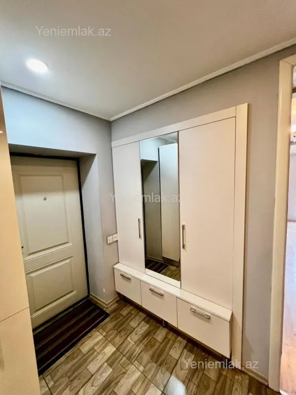 Satılır 3 otaqlı köhnə tikili 90 m²