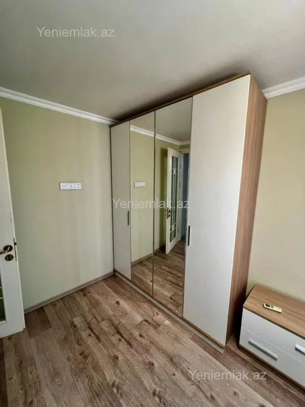 Satılır 3 otaqlı köhnə tikili 90 m²