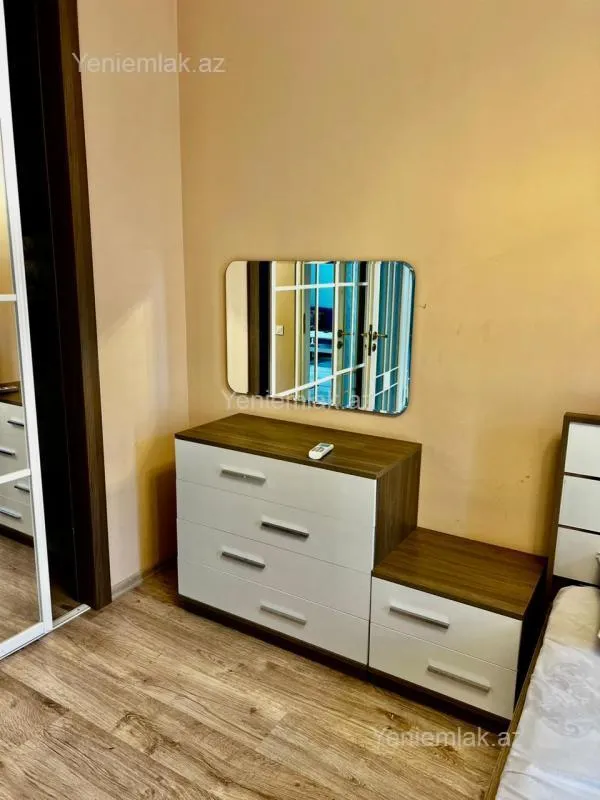 Satılır 3 otaqlı köhnə tikili 90 m²