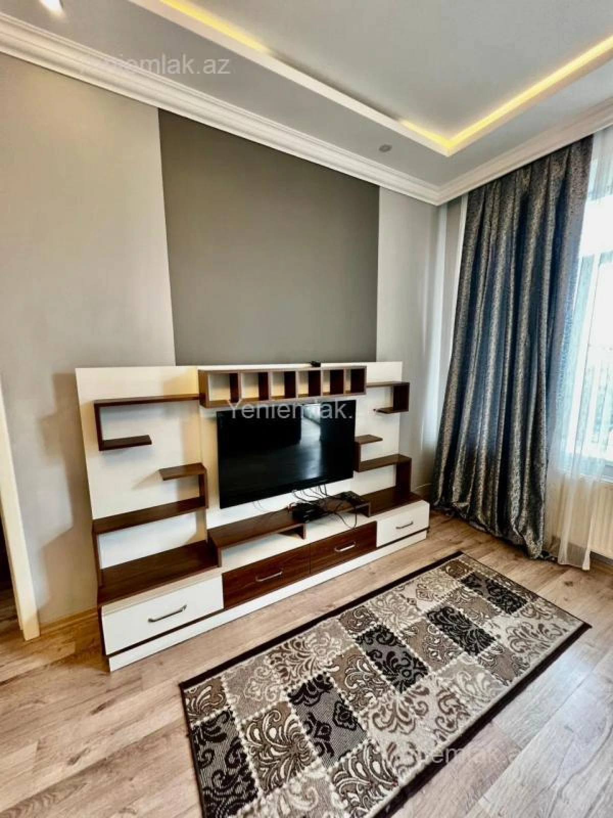 Satılır 3 otaqlı köhnə tikili 90 m²
