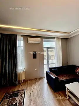 Satılır 3 otaqlı köhnə tikili 90 m²