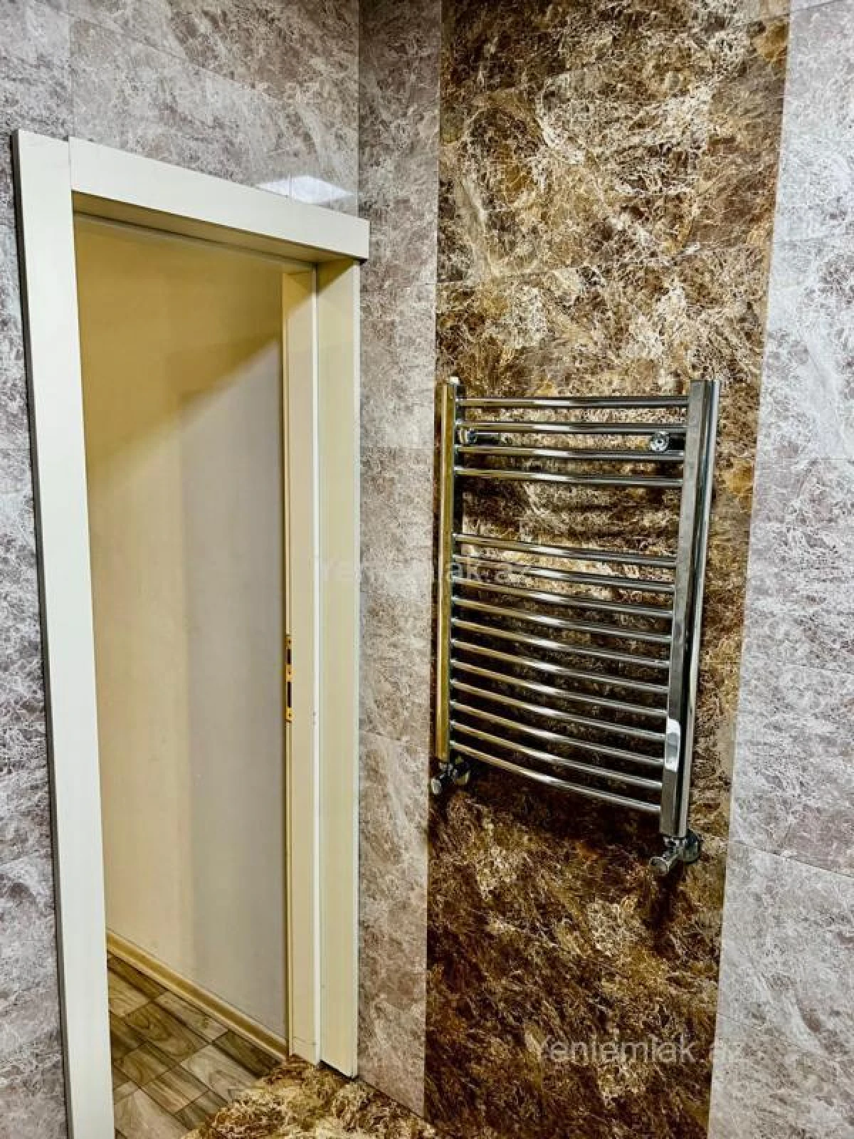 Satılır 3 otaqlı köhnə tikili 90 m²