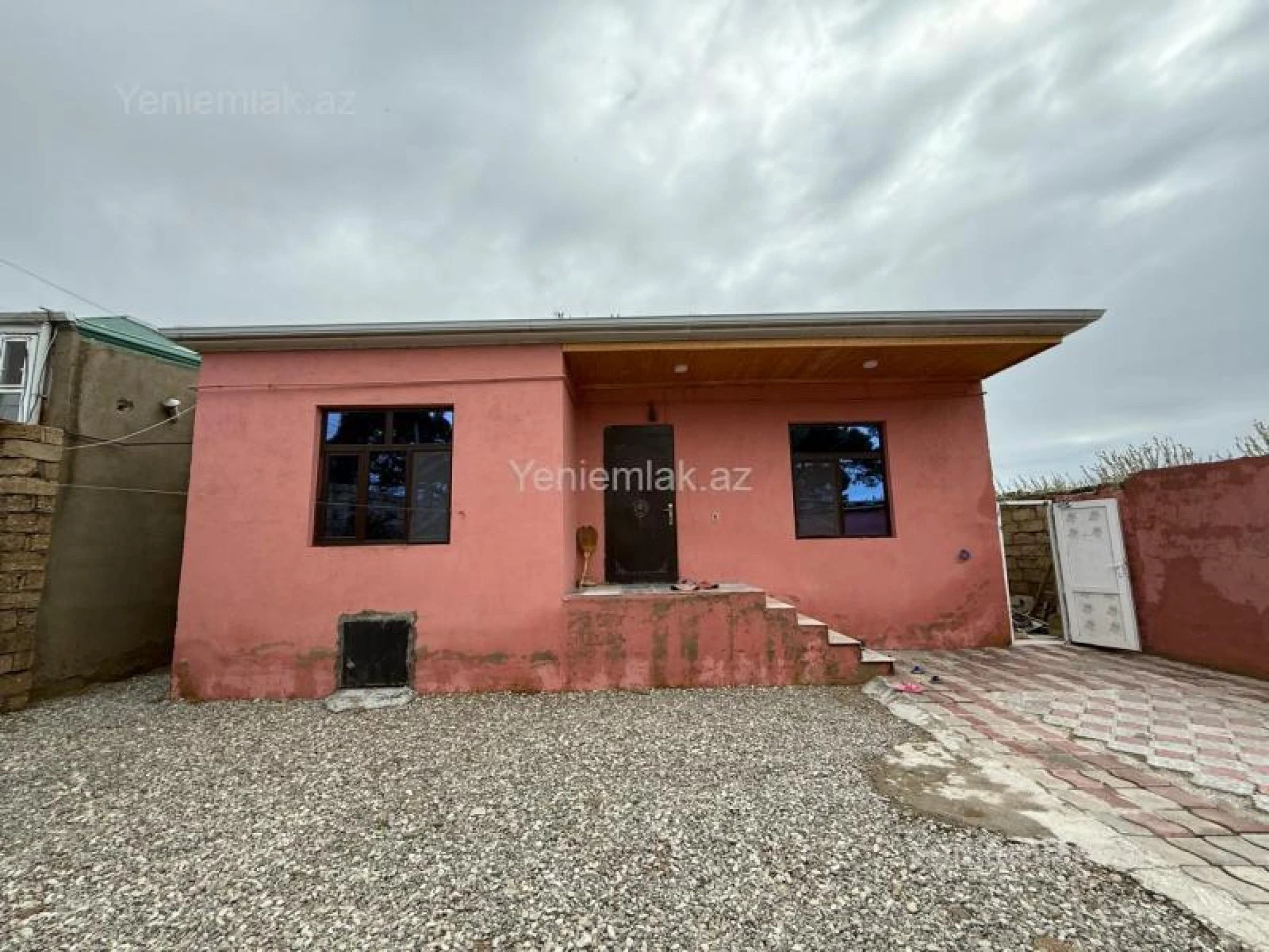 Satılır 3 otaqlı həyət evi 100 m²