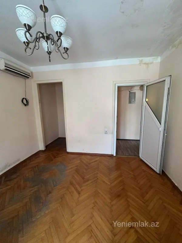 Satılır 3 otaqlı köhnə tikili 80 m²