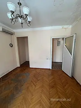 Satılır 3 otaqlı köhnə tikili 80 m²