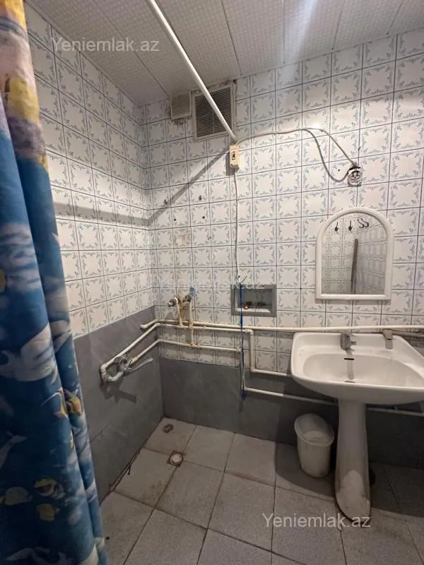 Satılır 3 otaqlı köhnə tikili 80 m²