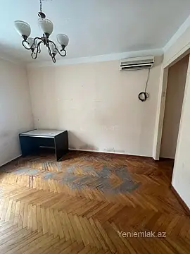 Satılır 3 otaqlı köhnə tikili 80 m²
