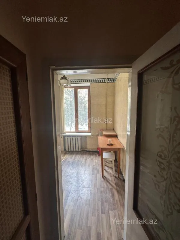 Satılır 3 otaqlı köhnə tikili 80 m²