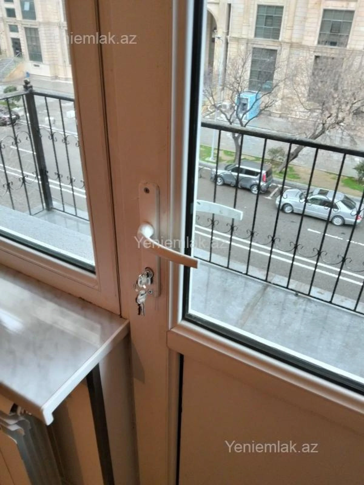 Satılır 3 otaqlı köhnə tikili 85 m²