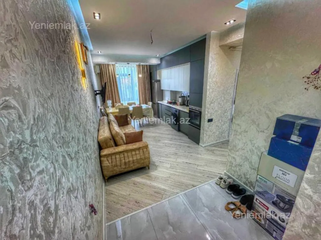 Satılır 3 otaqlı yeni tikili 80 m²