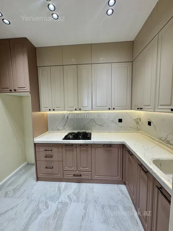 Satılır 3 otaqlı yeni tikili 80 m²