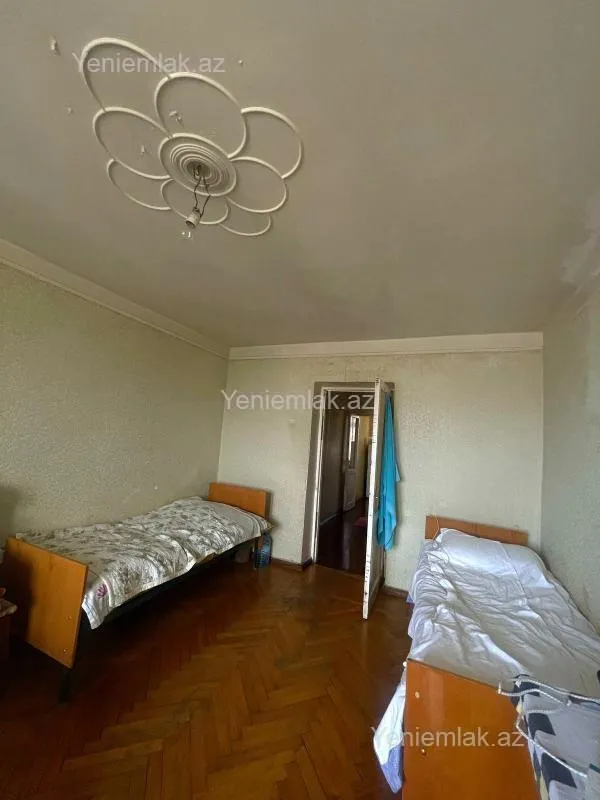 Satılır 3 otaqlı köhnə tikili 75 m²