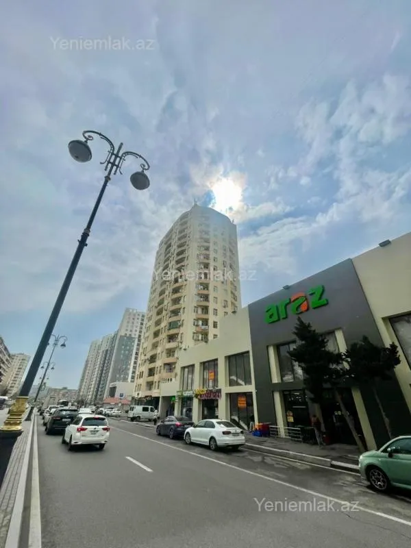 Satılır 2 otaqlı yeni tikili 75 m²