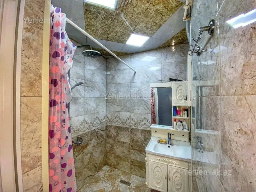 Satılır 5 otaqlı köhnə tikili 125 m²