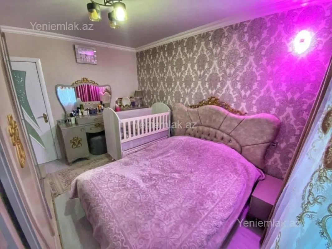 Satılır 5 otaqlı köhnə tikili 125 m²