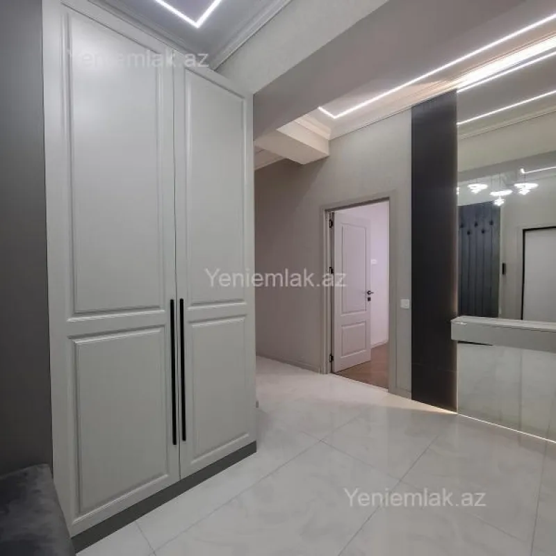 Satılır 3 otaqlı yeni tikili 90 m²
