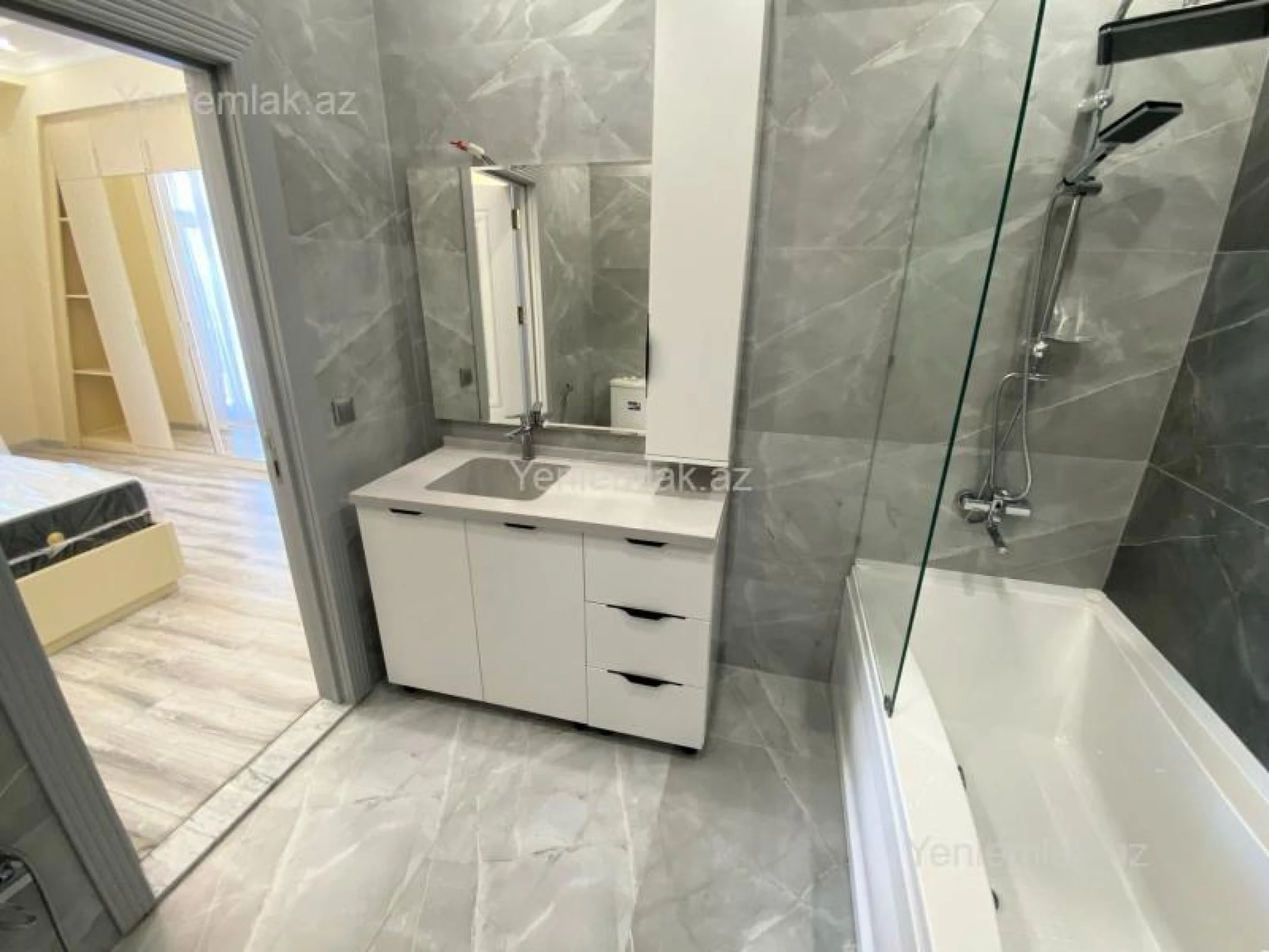 Satılır 4 otaqlı yeni tikili 121 m²