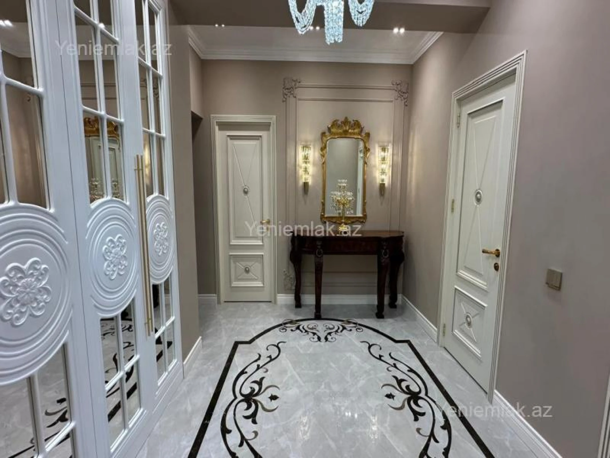 Satılır 3 otaqlı yeni tikili 130 m²