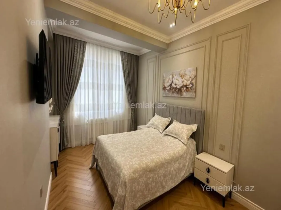 Satılır 3 otaqlı yeni tikili 130 m²