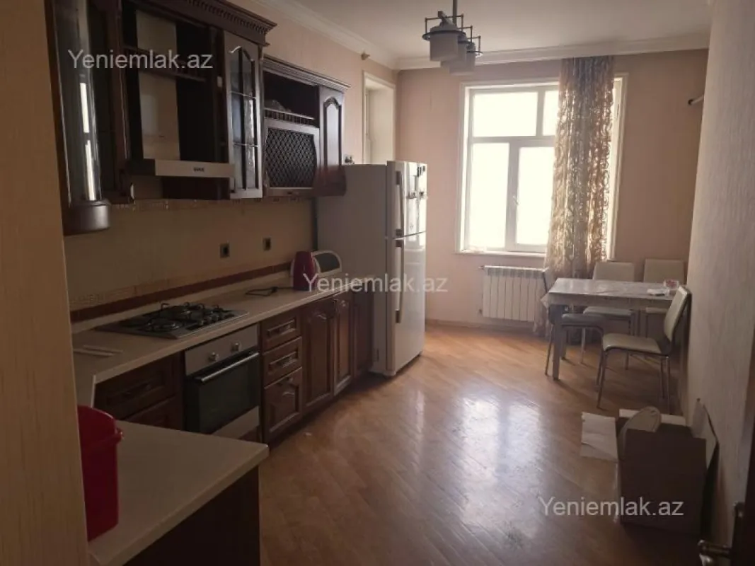 Satılır 3 otaqlı yeni tikili 140 m²