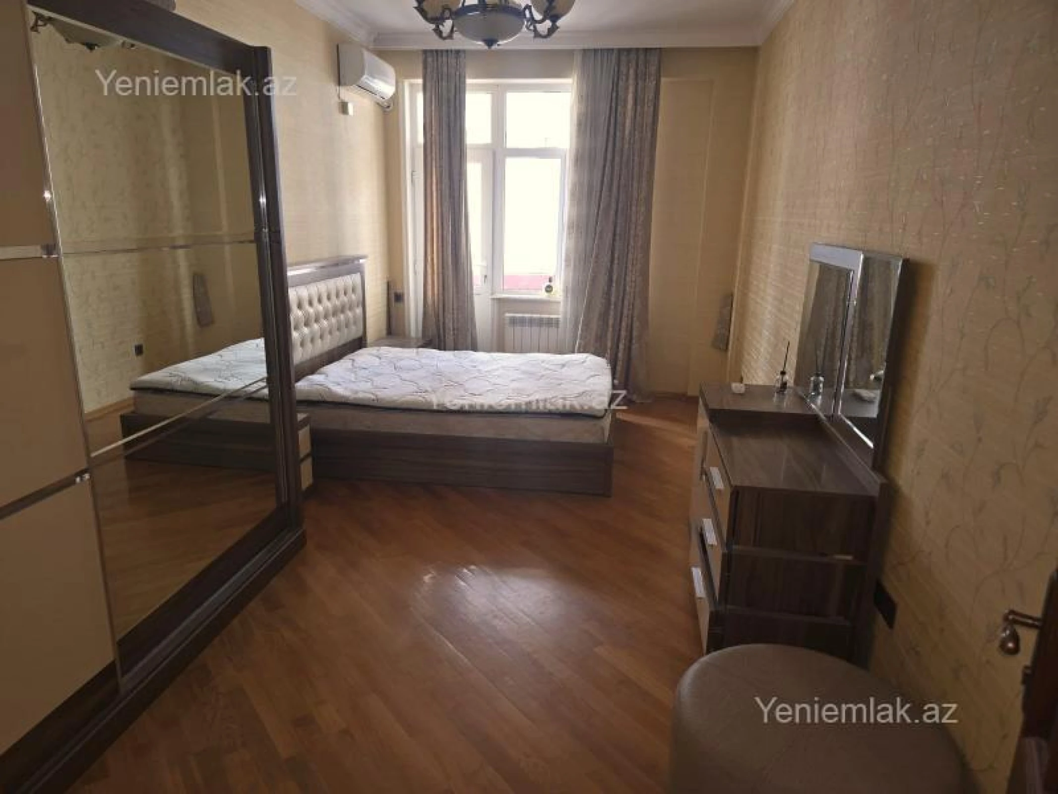 Satılır 3 otaqlı yeni tikili 140 m²