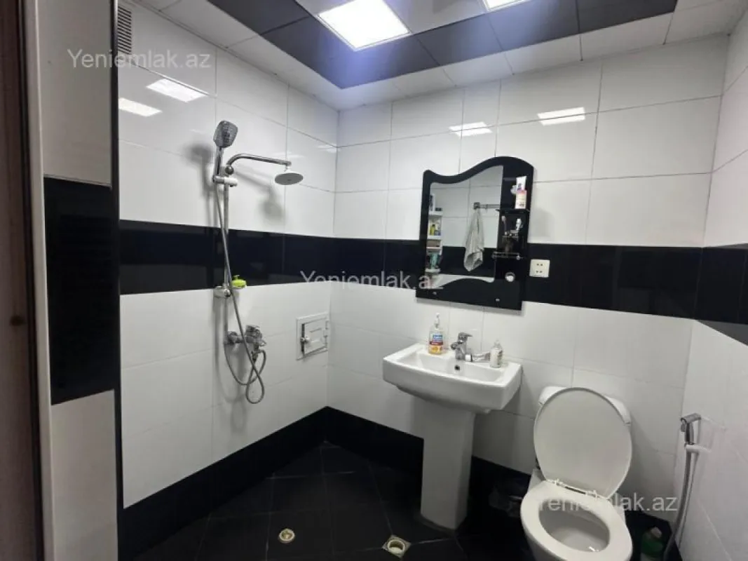 Satılır 3 otaqlı yeni tikili 90 m²