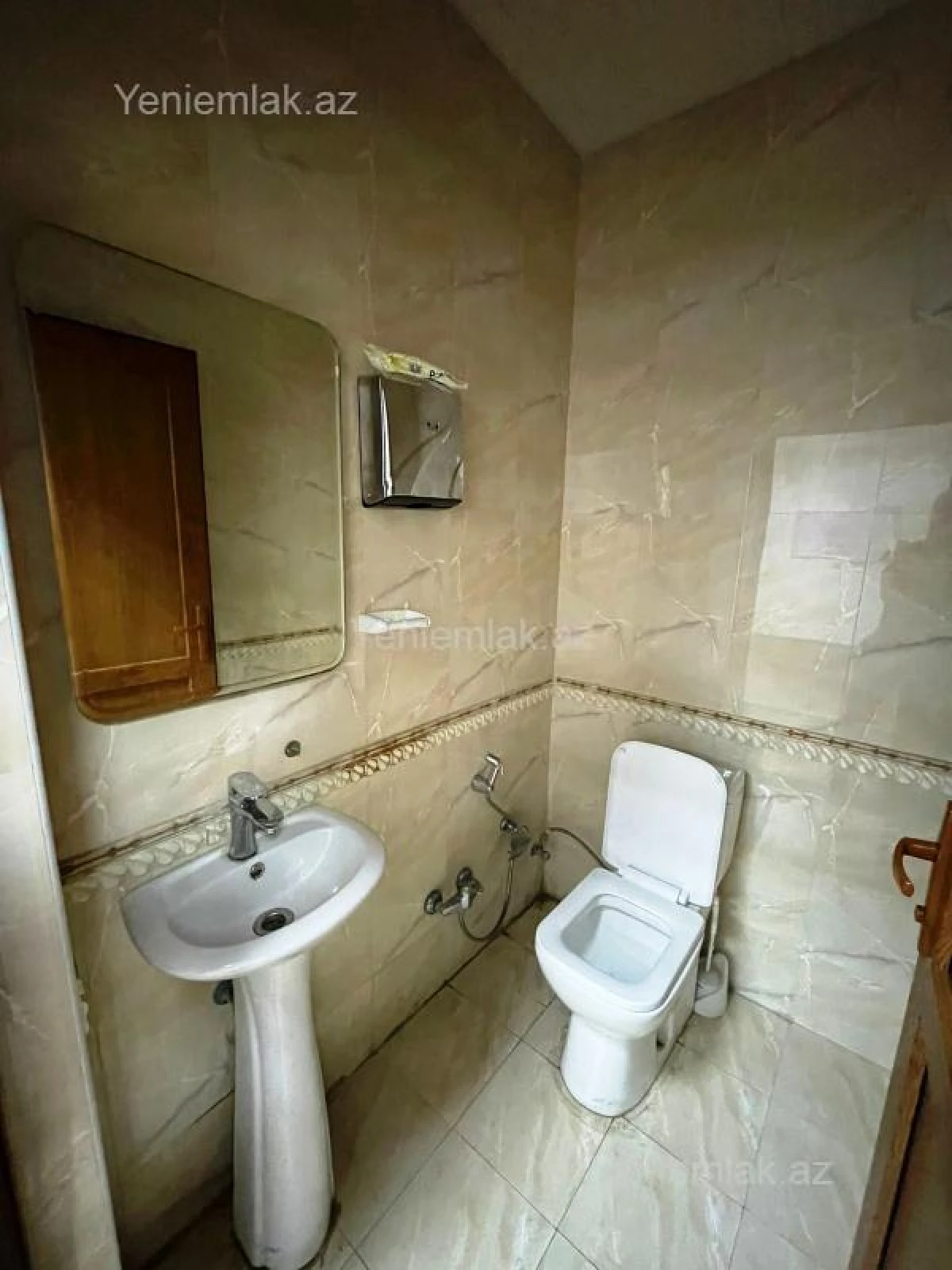 Satılır 4 otaqlı obyekt 150 m²