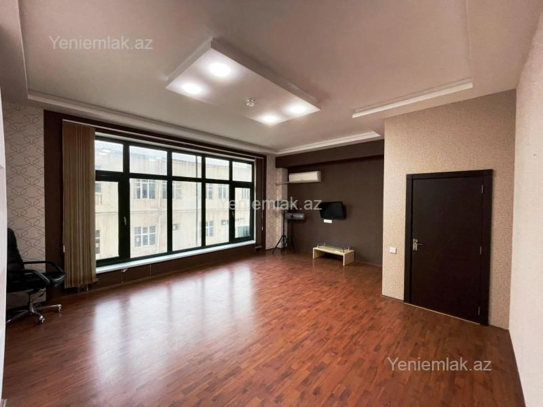 Satılır 4 otaqlı obyekt 150 m²