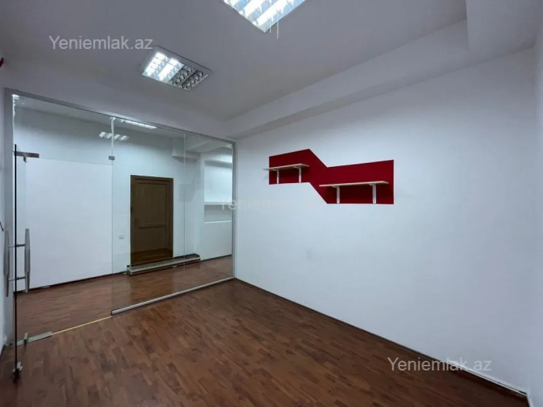 Satılır 4 otaqlı obyekt 150 m²