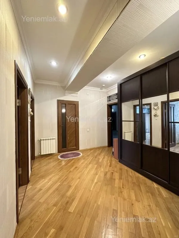 Satılır 3 otaqlı yeni tikili 121 m²