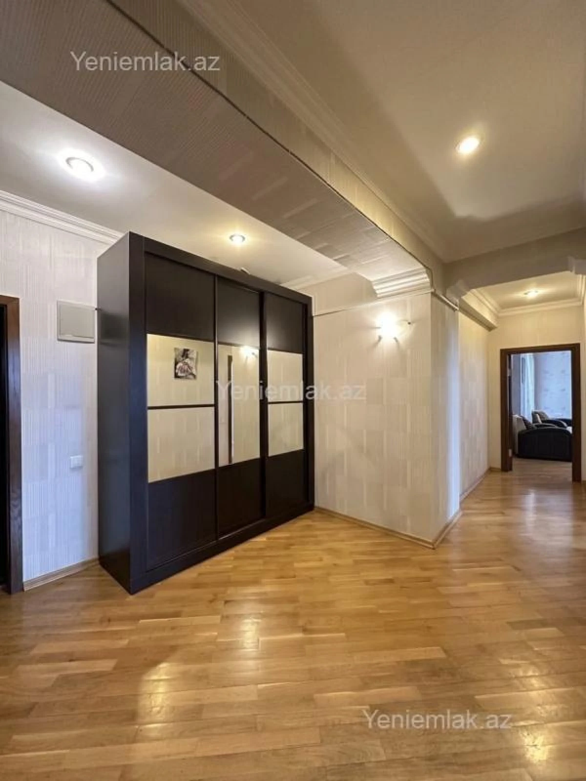 Satılır 3 otaqlı yeni tikili 121 m²