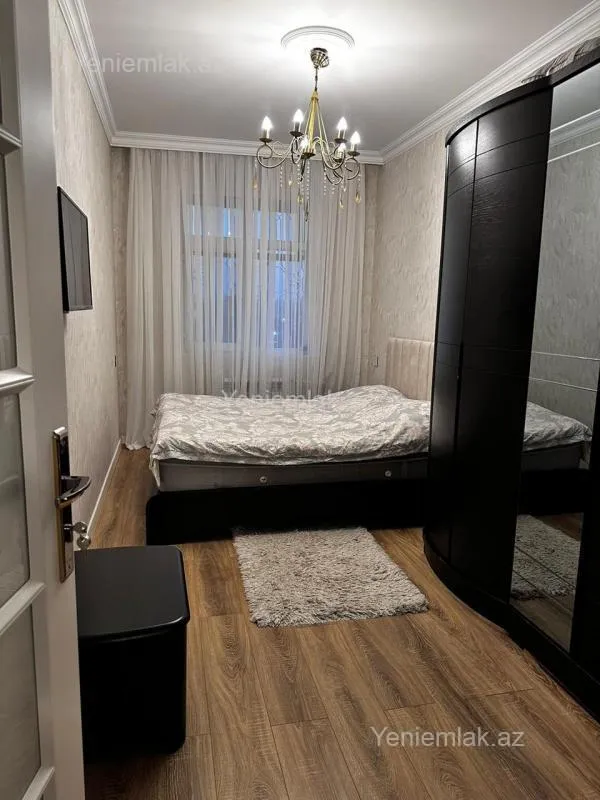 Satılır 2 otaqlı köhnə tikili 55 m²