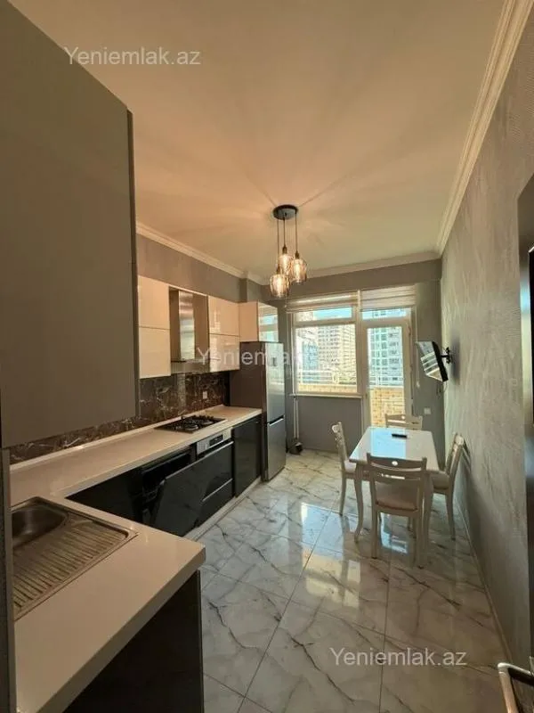 Satılır 3 otaqlı yeni tikili 100 m²