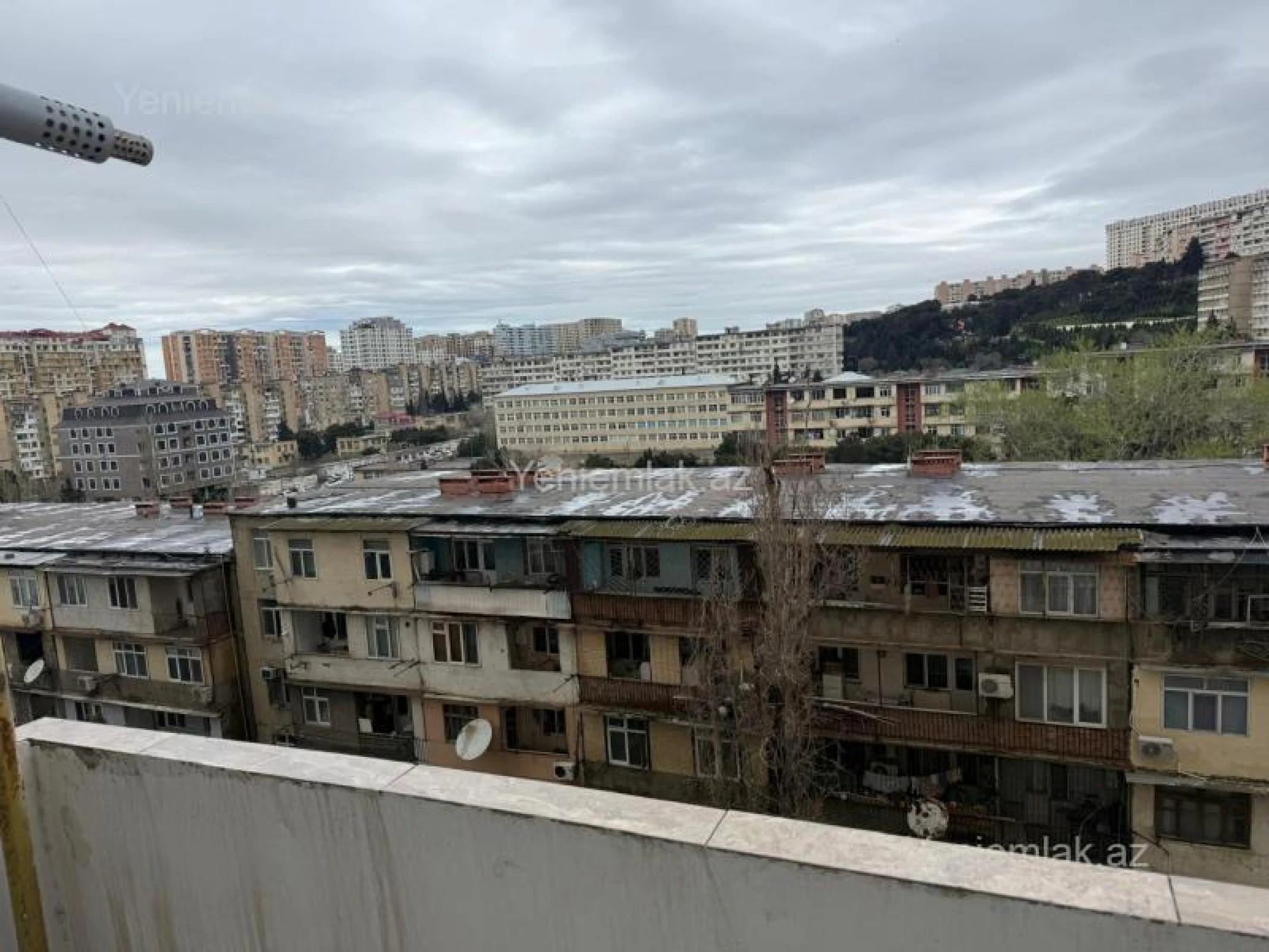 Satılır 3 otaqlı yeni tikili 75 m²