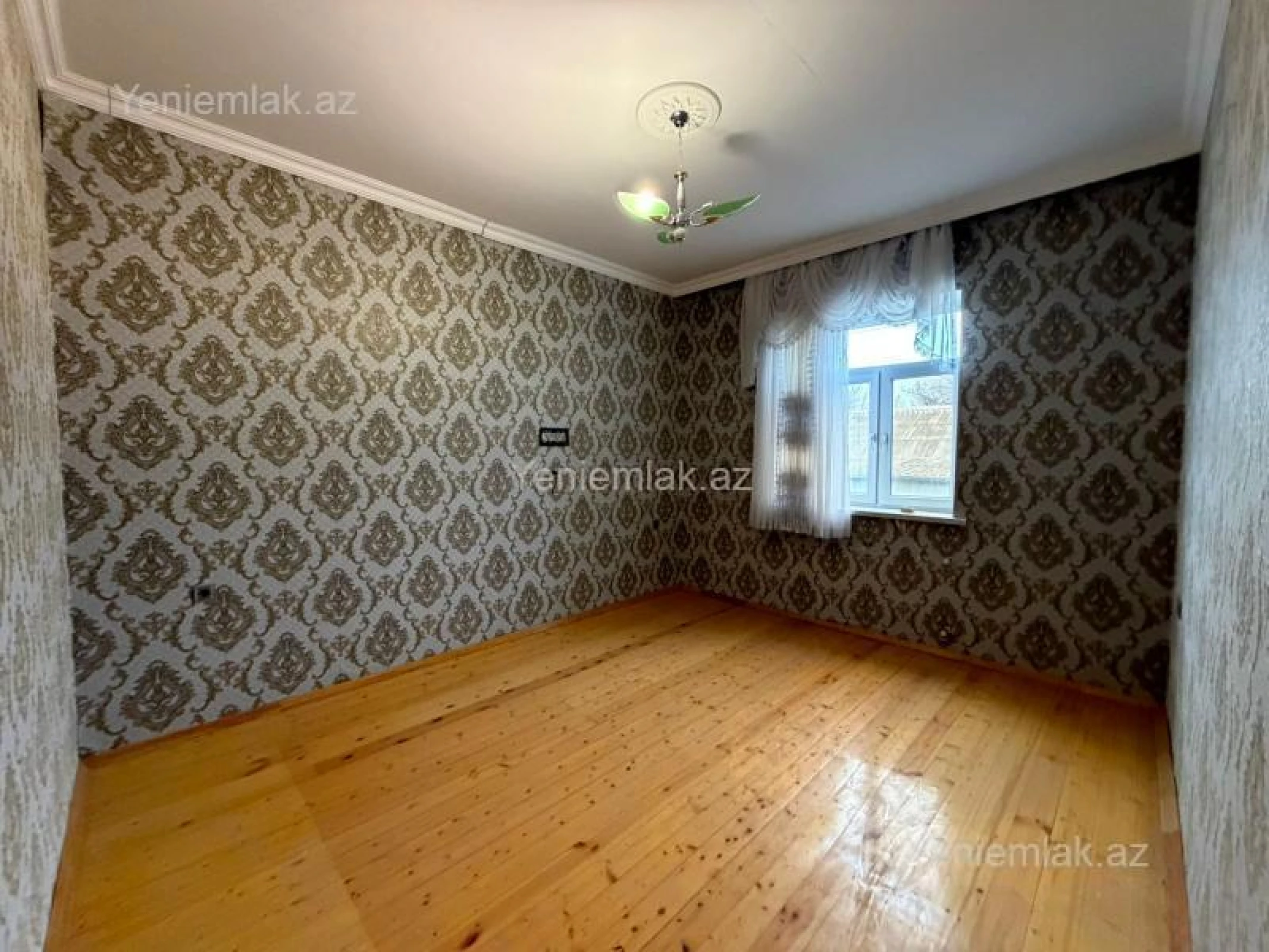 Satılır 5 otaqlı həyət evi 200 m²