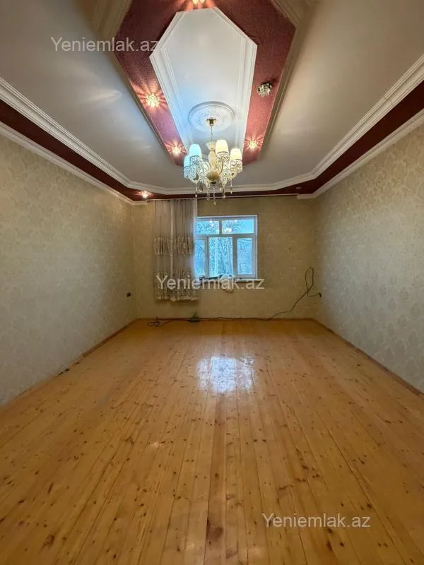 Satılır 5 otaqlı həyət evi 200 m²